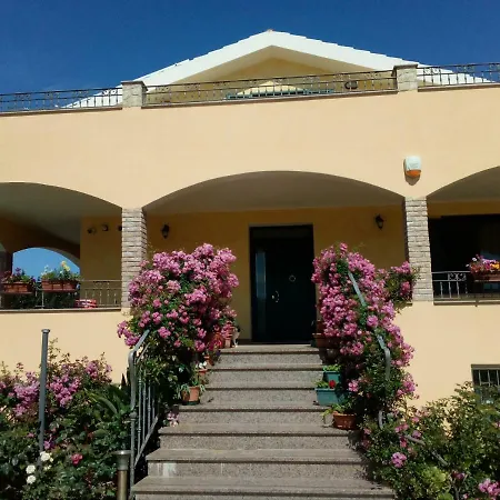 Le Rose Apartment